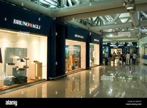 fiumicino airport stores.